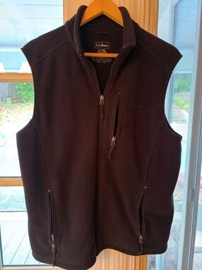 L.L. Bean Black Men's Fleece Vest with Zip Pockets